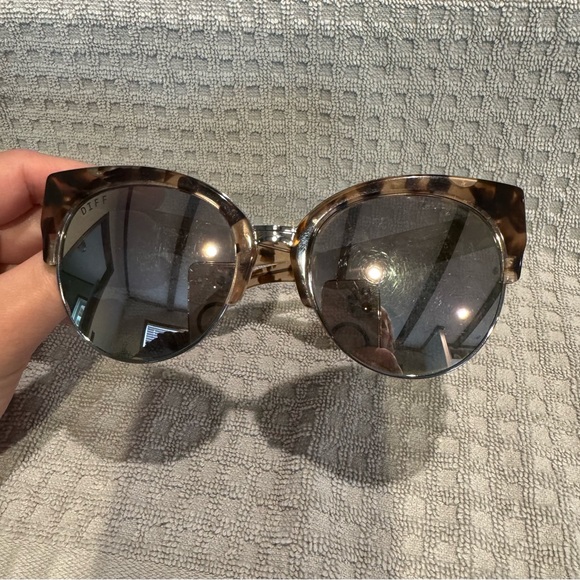 DIFF Eyewear Stella Himalayan Tortoise Polarized Sunglasses - Picture 3 of 10